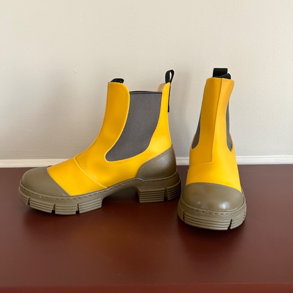 *SOLD* GANNI BOOTS - Picture 3 of 9